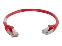 C2G Cat5e Booted Shielded (STP) Network Patch Cable - Kytkentäkaapeli - RJ-45 (uros) to RJ-45 (uros) - 5 m - STP - CAT 5e - valettu - punainen 83794