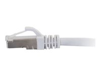 C2G Cat5e Booted Shielded (STP) Network Patch Cable - Kytkentäkaapeli - RJ-45 (uros) to RJ-45 (uros) - 5 m - STP - CAT 5e - valettu - valkoinen 83884