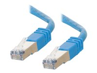 C2G Cat5e Booted Shielded (STP) Network Patch Cable - Kytkentäkaapeli - RJ-45 (uros) to RJ-45 (uros) - 30 m - STP - CAT 5e - valettu - sininen 83778